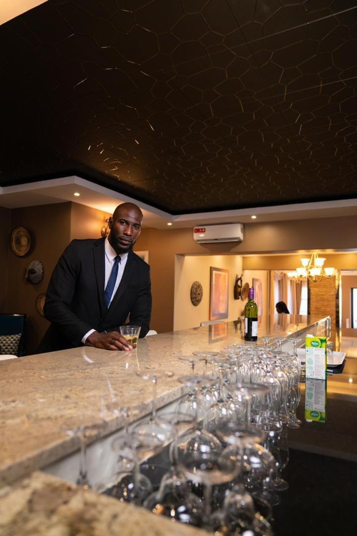 Ezulwini Villa Hotel ハラレ エクステリア 写真
